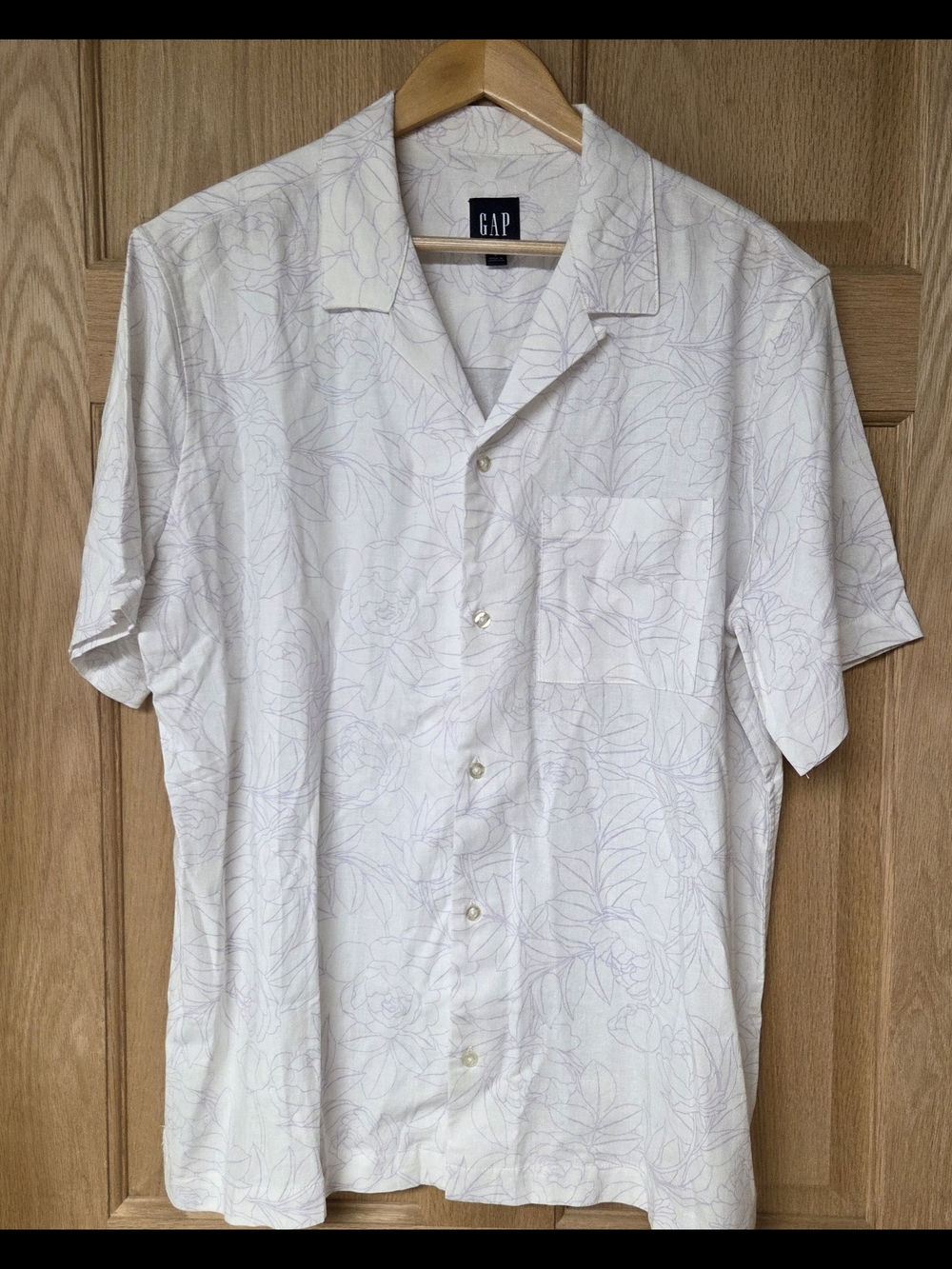 GAP Men's White Short-Sleeve Floral Camp Shirt Large